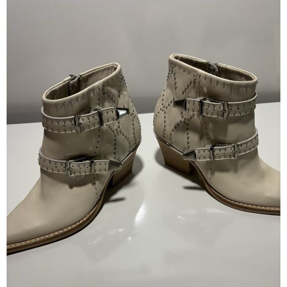 Dolce Vita Silver Stud Accent Buckles Boots Booties Size 6 NWOB Western Boho - Picture 12 of 13